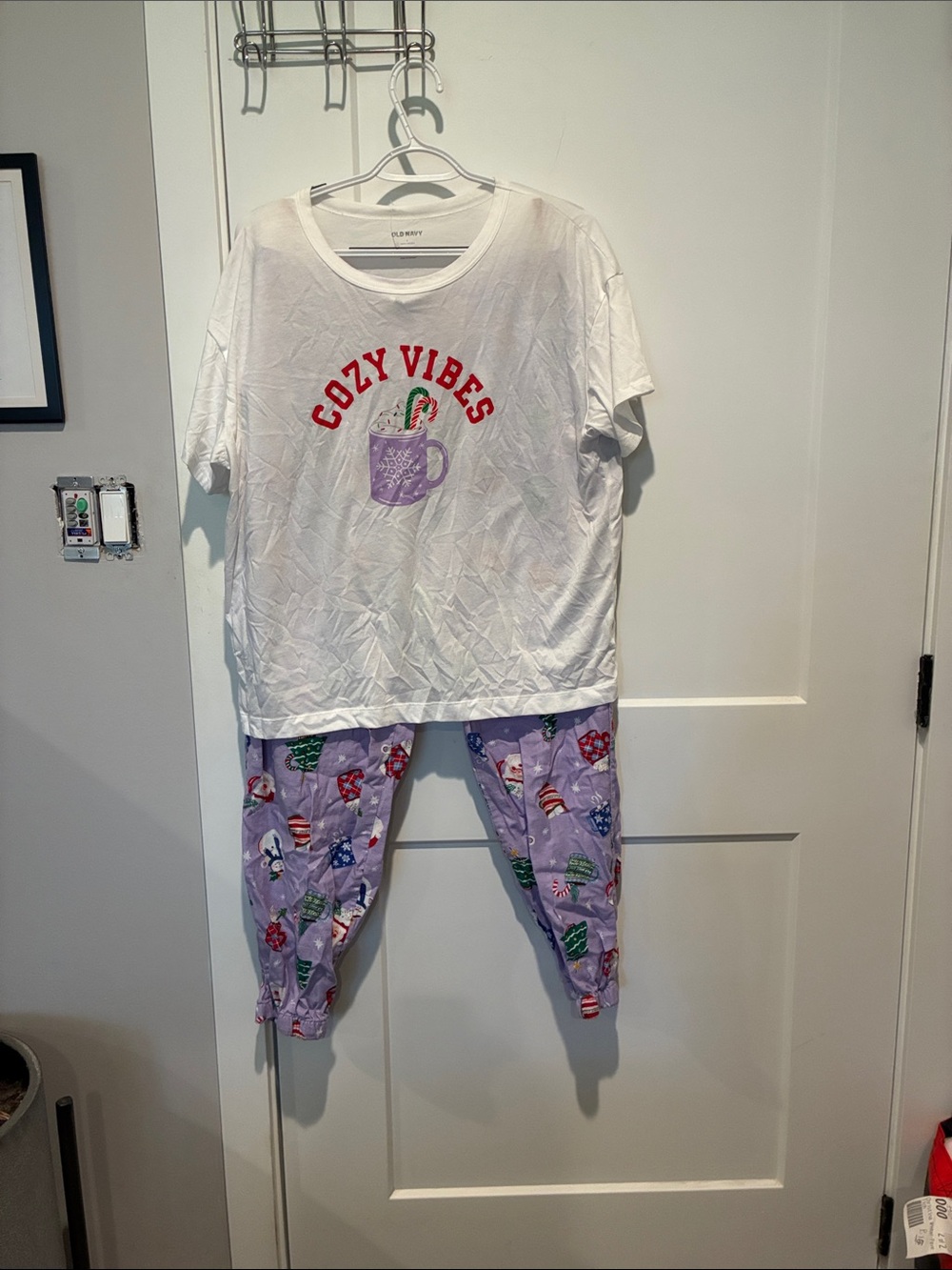 Old navy Cozy Vibes White & Lavender women’s Pajama Set. B18
